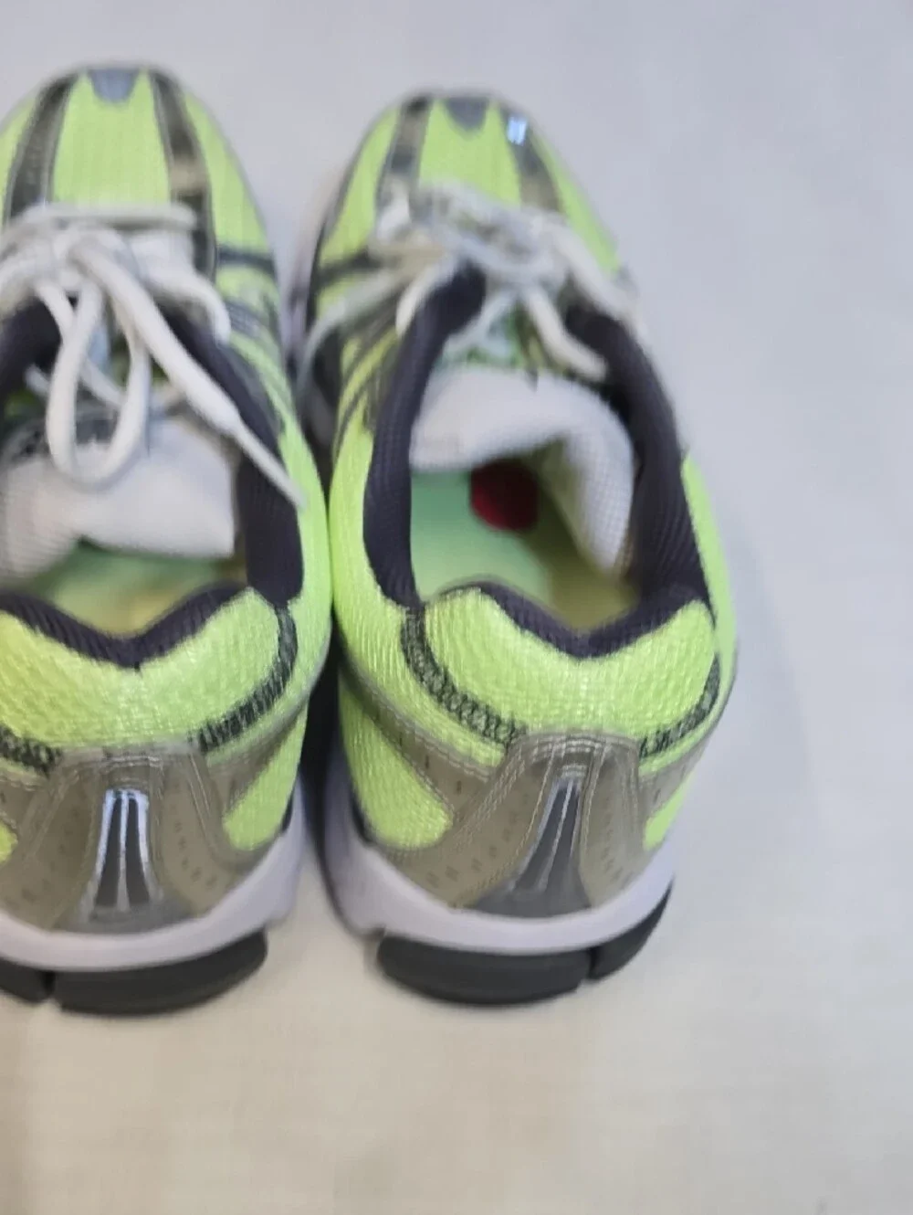 Nike Womens Lime Green & Silver Running Sneakers